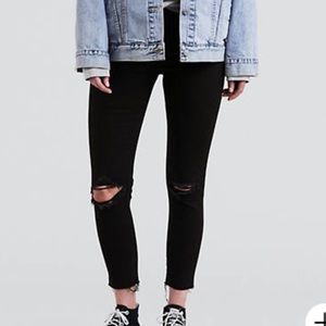 NWT Levi’s WEDGIE FIT SKINNY WOMEN'S JEANS